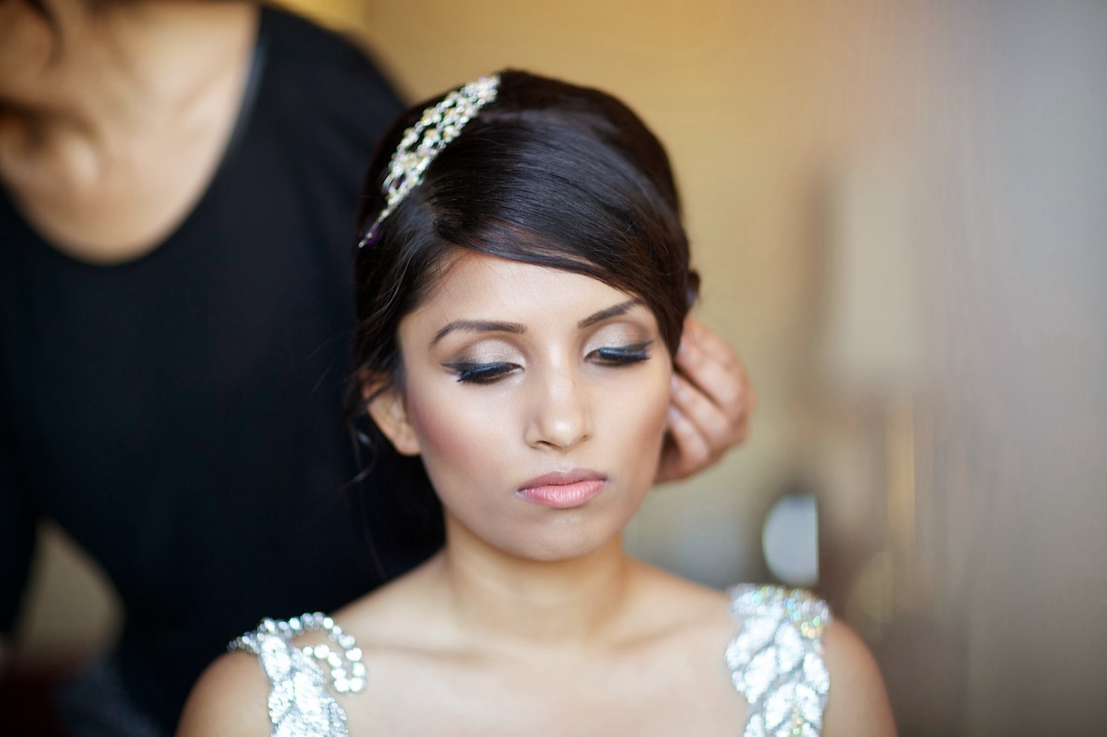 Bhumika teaching makeup, chair-side